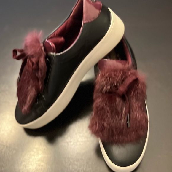 - Black leather and burgundy fur embellished sneakers - Picture 6 of 14